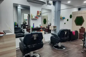 Prithi unisex salon