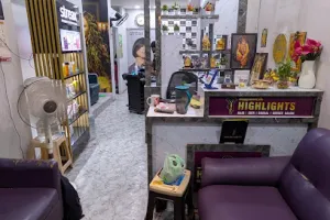 HIGHLIGHTS SALON