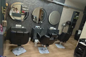 Divine's Beauty Salon