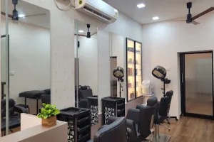 BossWin Family Saloon