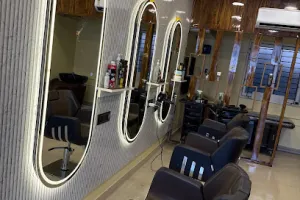 HITH &amp; SHYA THE FAMILY SALON