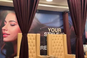 Aurra Luxury Salon