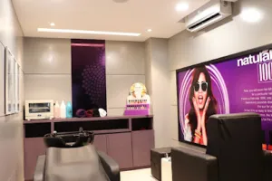 Naturals Salon