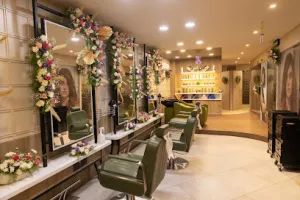 Naturals Signature Salon