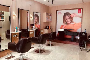Toni &amp; Guy Essensuals, Dharapuram