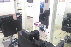 BB UNIQUE unisex salon &amp; bridal studio