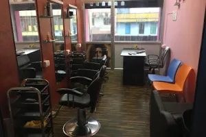 ROYAL LADY - makcovers- beauty parlour- salon &amp; academy