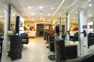 Naturals Salon
