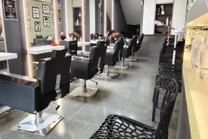 Cheap and Best Men's Salon, Wimco Nagar