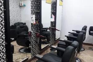 V.R.Trends saloon