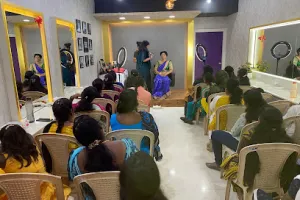 SALON W - MAKEUP and BEAUTY ACADEMY.