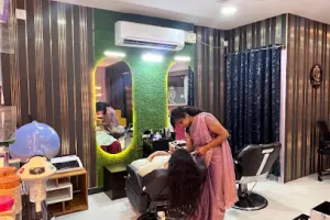 Queen Zone Beauty parlour