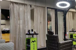 OLIVER'S SIGNATURE LOUNGE
