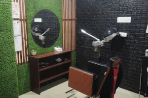 Femi beauty salon