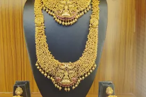 SRI NARPAVI BEAUTY PARLOUR.