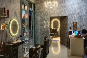 Black line unisex salon