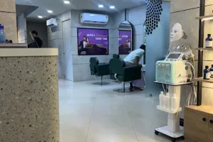 Naturals Salon