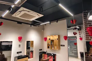 FreshFace Unisex Salon, Karikulam Branch