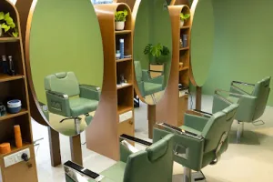 Toni &amp; Guy Essensuals Hairdressing