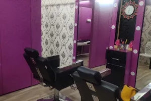 Thiya beauty parlour