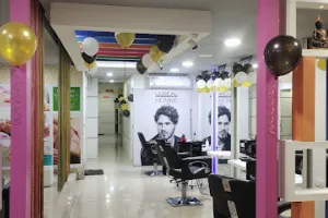 Studieo7 Family Salon and Bridal studio
