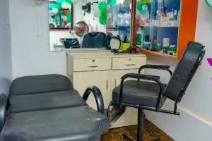 LAHHAS BEAUTY PARLOUR &amp; BRIDAL BOUTIQUE