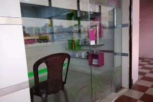 Green Trends Unisex Hair &amp; Style Salon