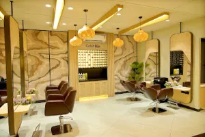 Page 3 Luxury Salon &amp; Makeover Studio
