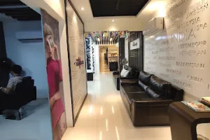 Toni&amp;Guy Essensuals Dindigul RM Colony