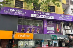 Naturals Beauty Academy