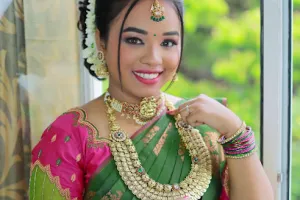 GRAVITY MAKEUP STUDIO &amp; ACADEMY