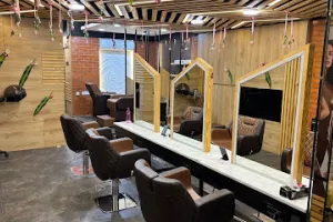 Green Trends Unisex Hair &amp; Style Salon