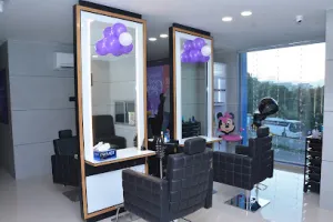 Naturals Salon
