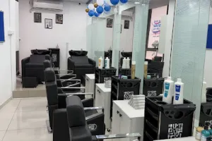 TRIQOS International Institute of Beauty and Hair - Cosmetology Institute in Ahmedabad