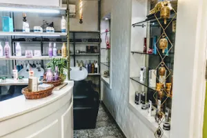 Beauty Mantra Salon &amp; Academy