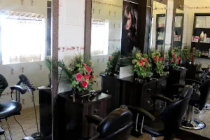 Kumkum Beauty Parlour &amp; Training Academy