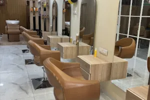 FEMELLE SALON AND Academy