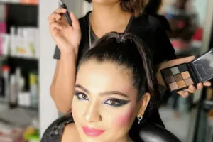 Black queen salon &amp; Academy