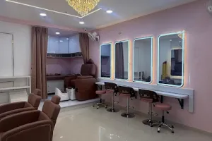 MERI BINDIYA MAKEUP STUDIO AND ACADEMY
