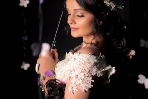 Br salon &amp; makeup studio