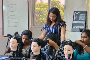 IIFB BEAUTY SCHOOL (indian institute of fashion and beauty)