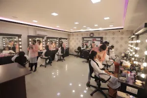Manju Calluna International Hairstyling and Makeup Academy