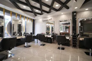 Manju Calluna Unisex Salon and Bridal Makeup Studio