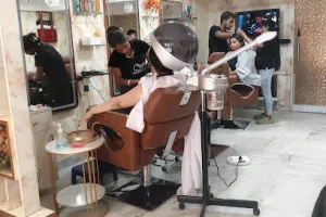 SR Hair And Beauty Zone Family Salon
