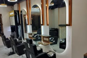Anzee's His &amp; Her Salon