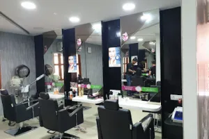 Green Trends Unisex Hair &amp; Style Salon
