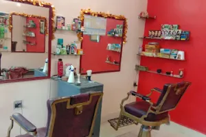 NEW WESTERN LOOK SALON