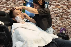 The Salon 82