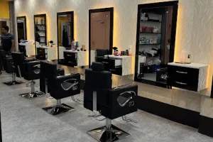 Peaches &amp; Cream Unisex Salon - Burdwan