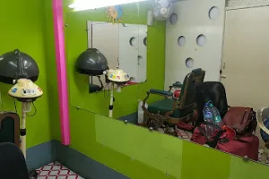 Chandni Ladies Beauty Parlour